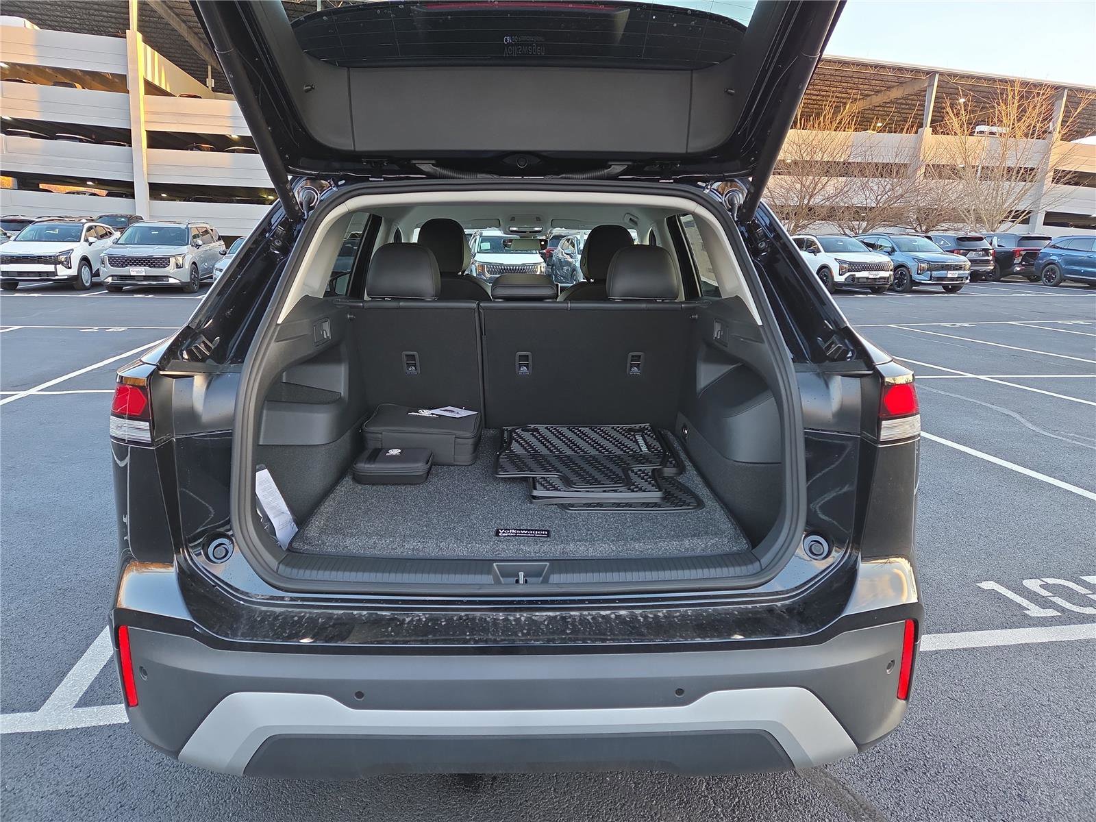 New 2026 Volkswagen Tiguan SE image 5