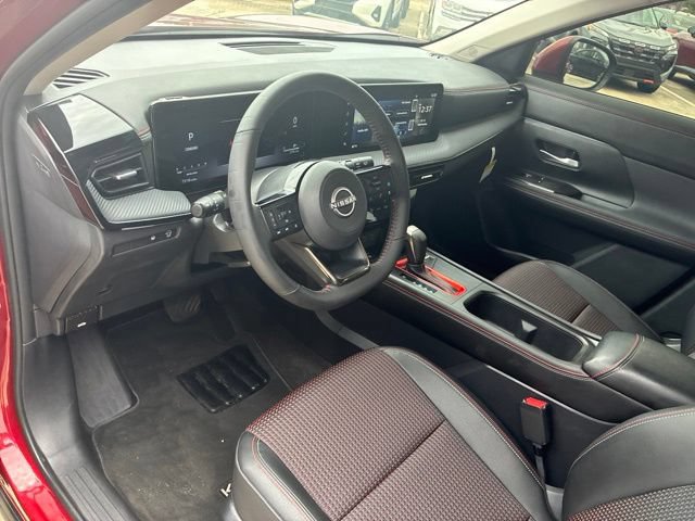 Used 2025 Nissan Kicks SR FWD image 17