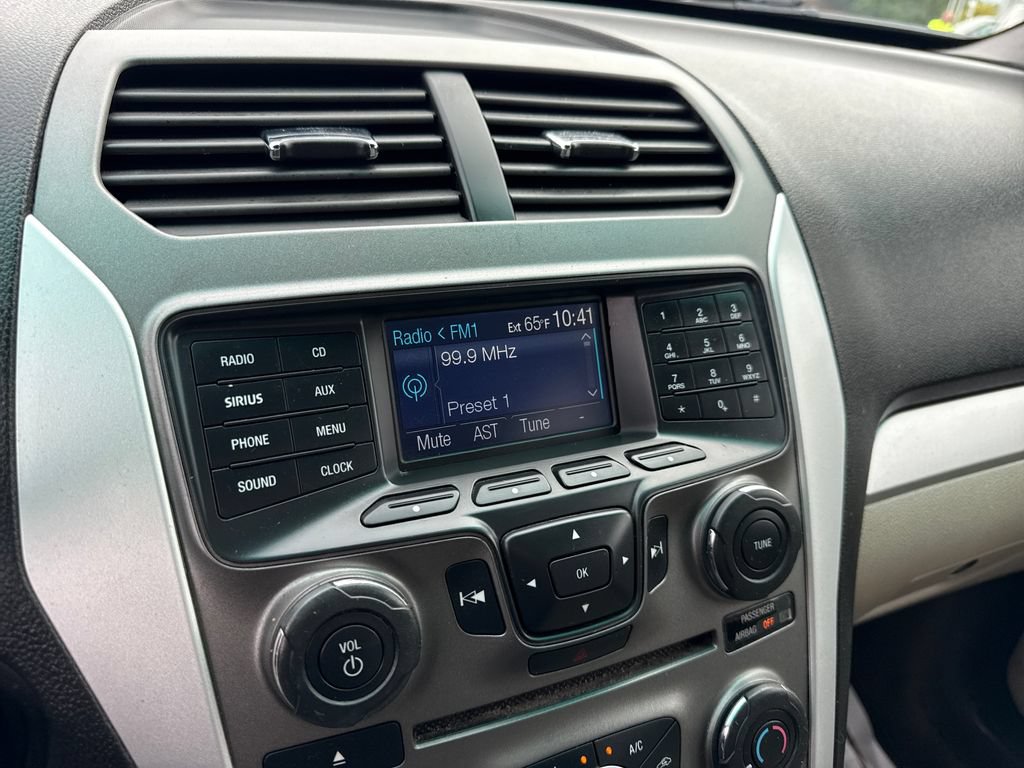 Used 2013 Ford Explorer XLT FWD image 29
