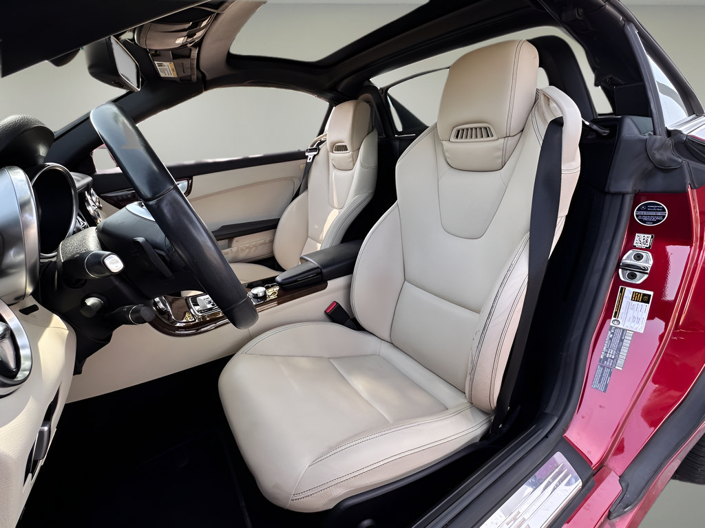 Used 2016 Mercedes-Benz SLK 300 image 8