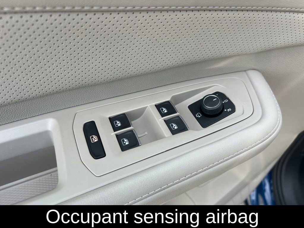 Certified 2025 Volkswagen Atlas SEL Premium R-Line image 19