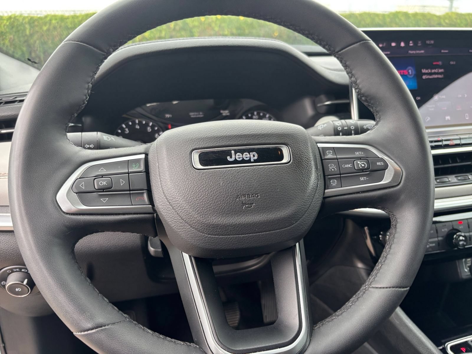 Used 2025 Jeep Compass Limited AWD/4WD image 28