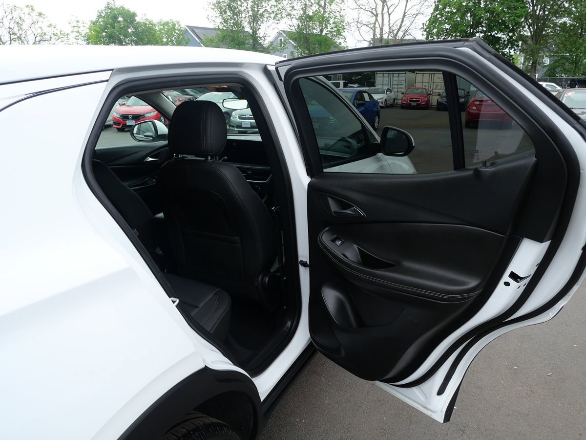 Used 2024 Buick Encore GX Preferred FWD image 34
