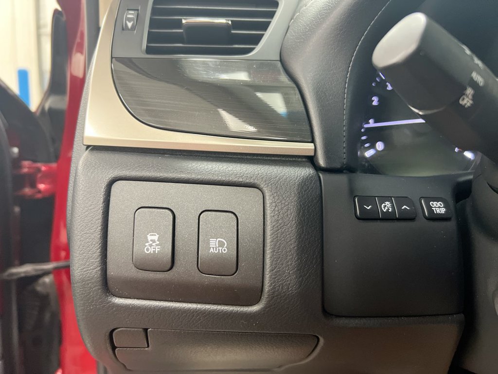 Used 2017 Lexus GS 200t w/ Preferred Accessory Package RWD image 19