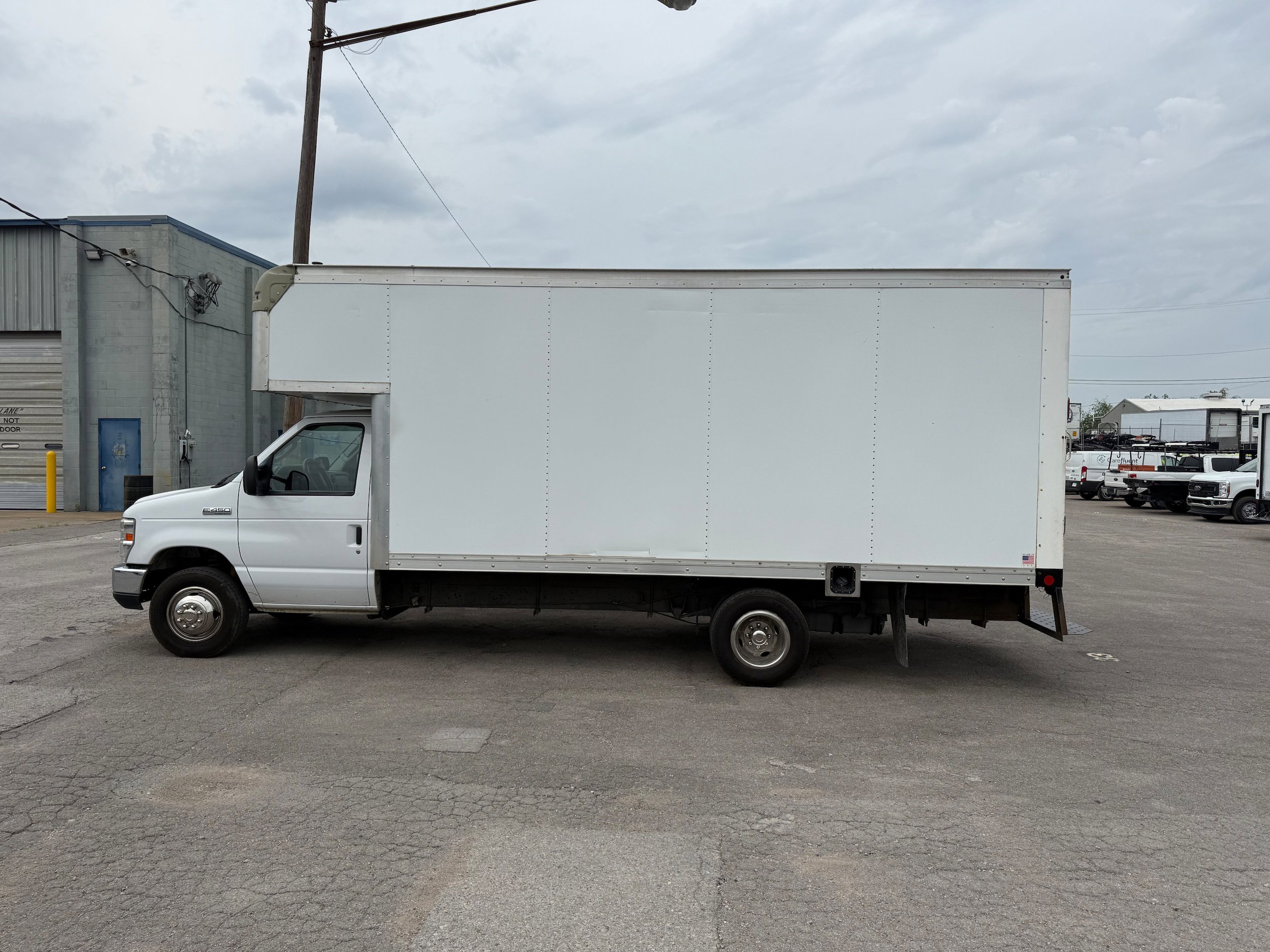 Used 2018 Ford E-450 and Econoline 450 Super Duty w/ Power Windows & Locks Group