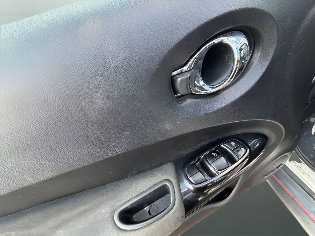 Used 2015 Nissan Juke NISMO image 11