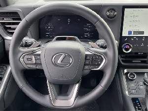 Used 2024 Lexus GX 550 w/ Cold Area Package AWD/4WD image 7