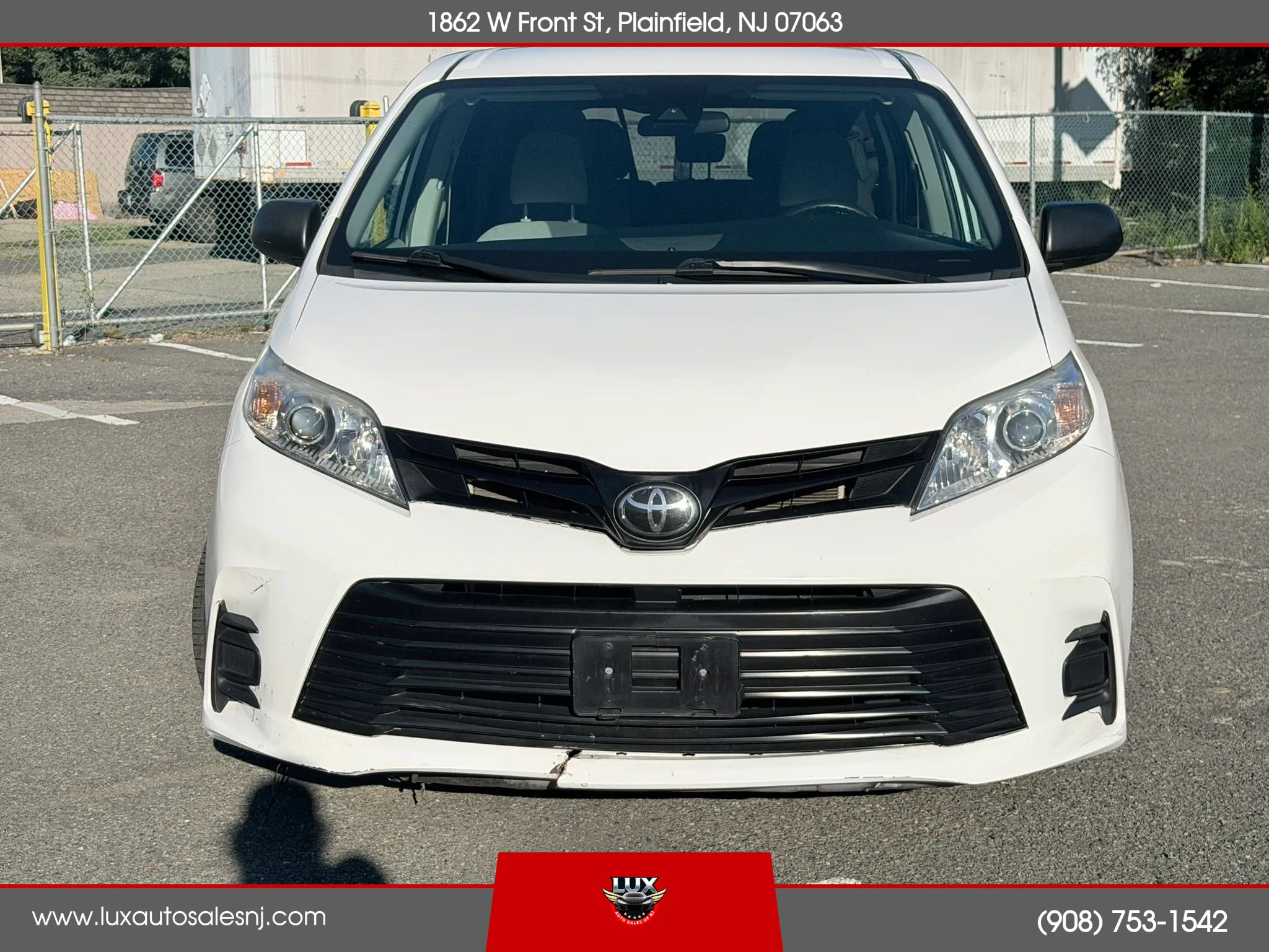 Used 2020 Toyota Sienna L FWD image 2