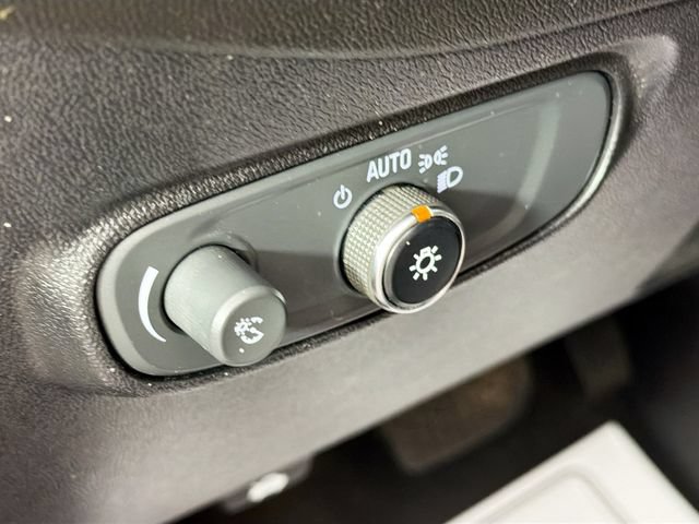 Used 2019 Chevrolet Equinox LT FWD image 10
