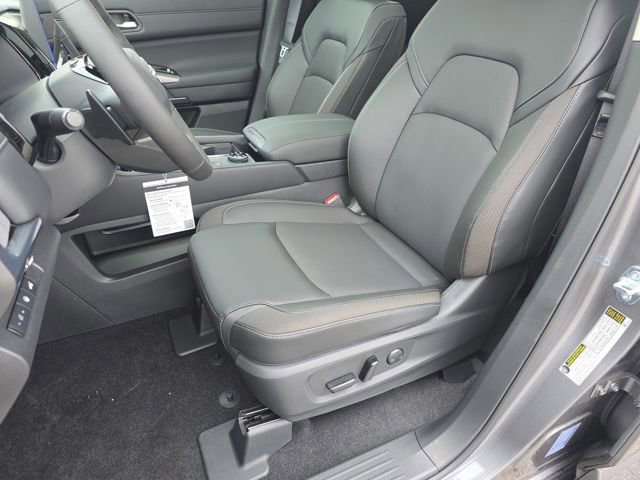 New 2026 Nissan Pathfinder SL image 25