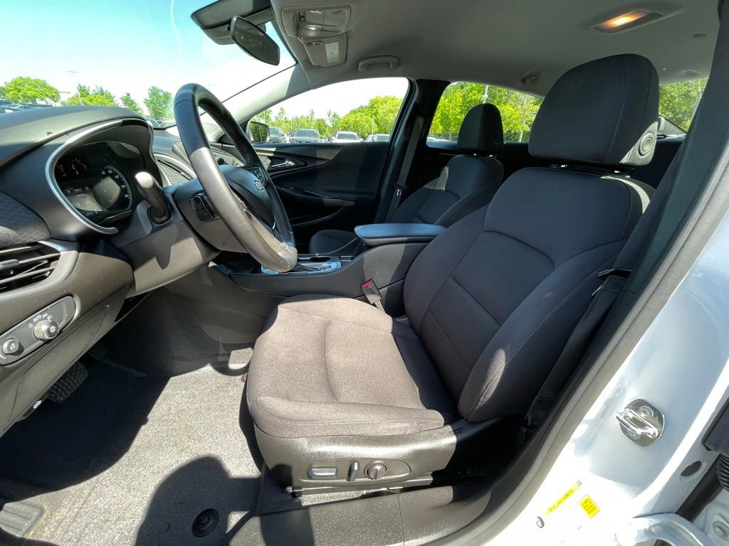 Used 2024 Chevrolet Malibu RS FWD image 25