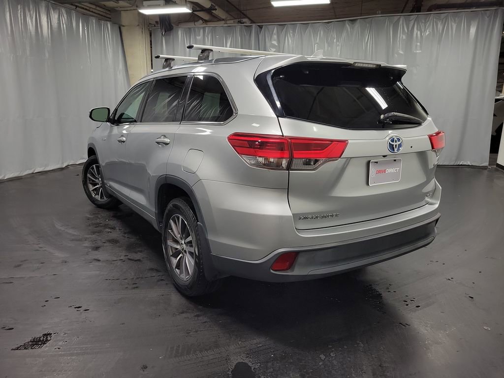 Used 2017 Toyota Highlander XLE image 6