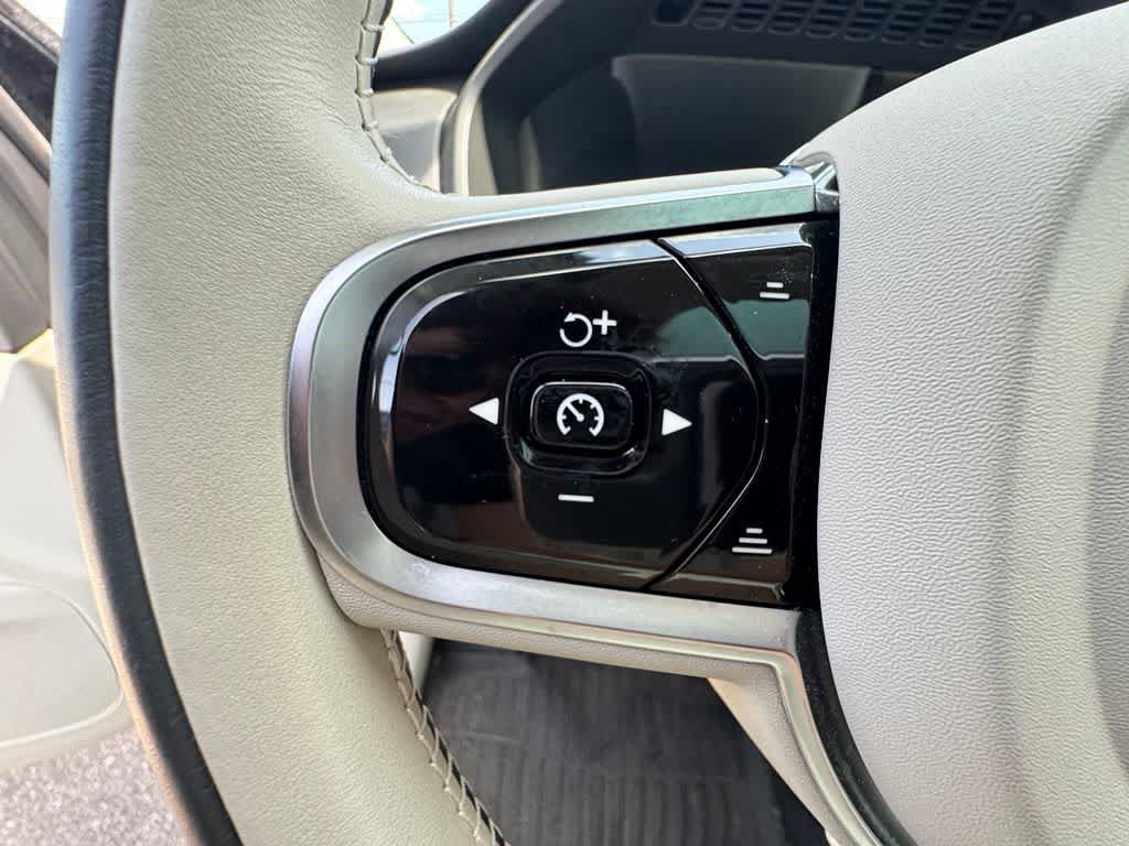 Used 2024 Volvo XC90 B6 Plus w/ Protection Package Premier AWD/4WD image 19