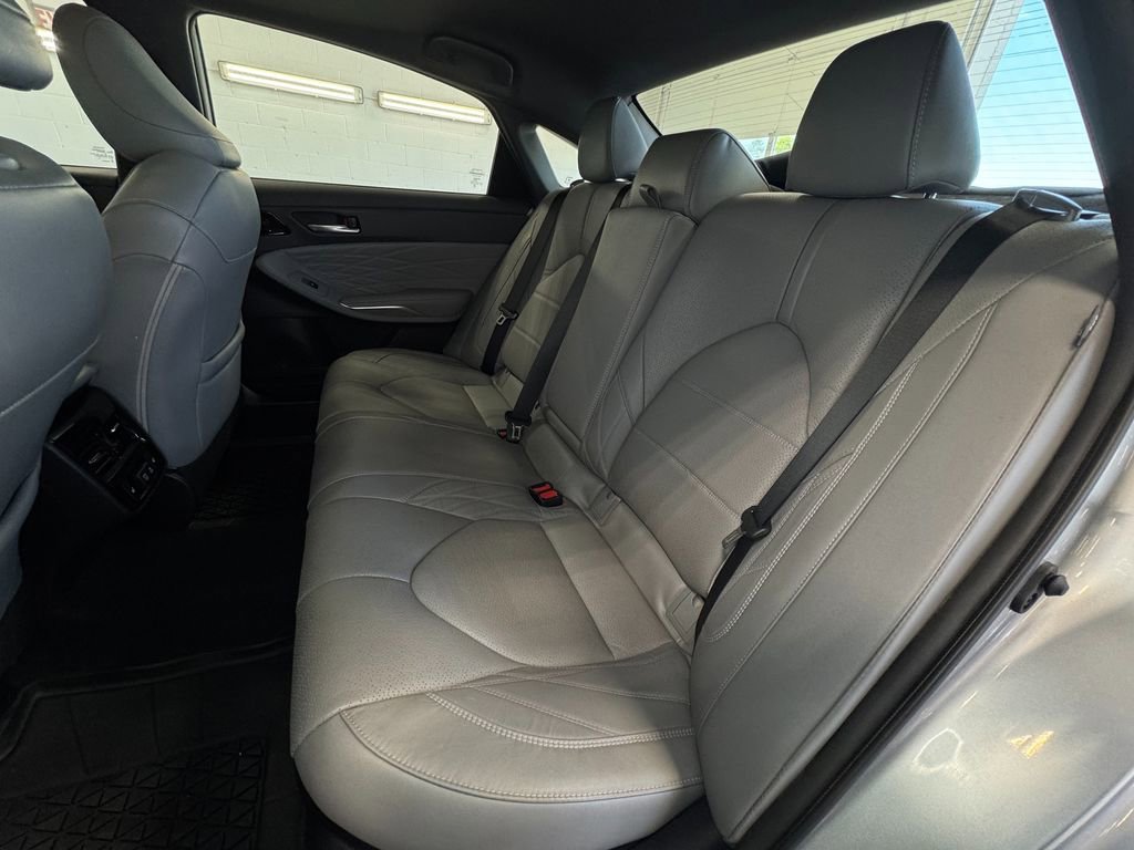 Used 2021 Toyota Avalon Limited w/ Advanced Safety Package FWD image 22