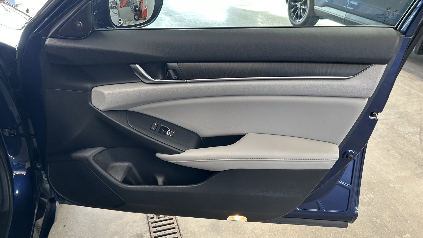 Used 2020 Honda Accord Touring image 18