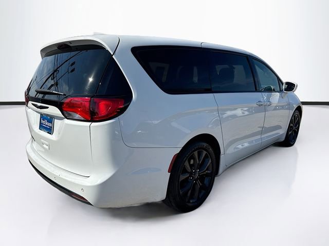 Used 2018 Chrysler Pacifica Touring Plus w/ S Appearance Package FWD image 7