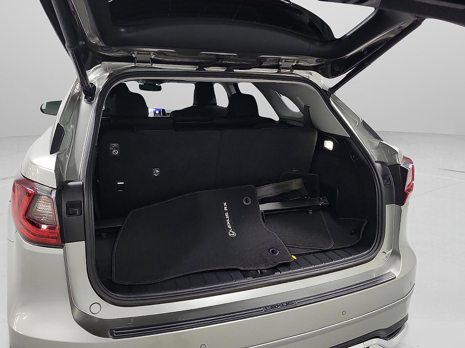 Used 2019 Lexus RX 350L AWD image 7