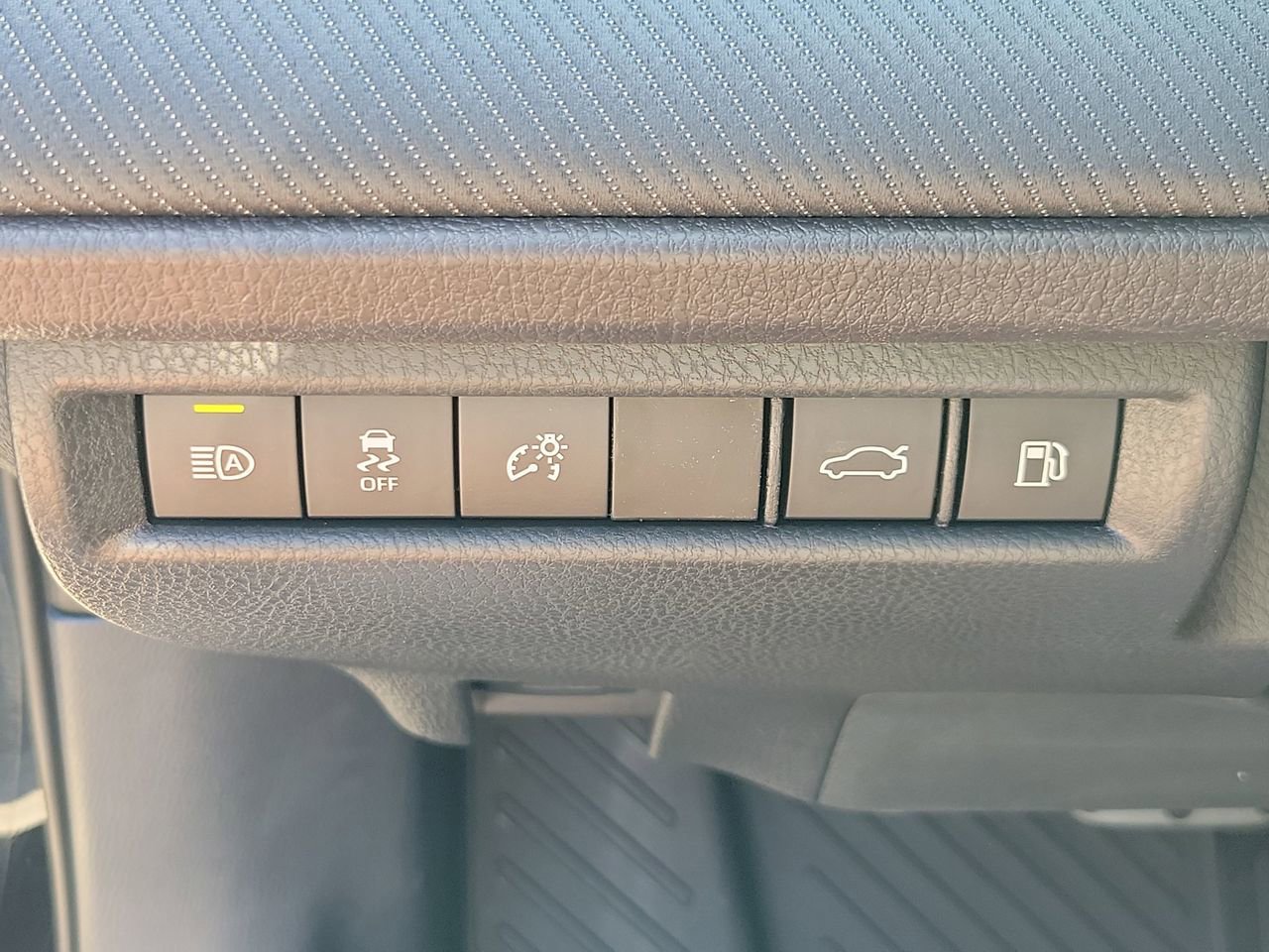 New 2026 Toyota Camry SE FWD image 31