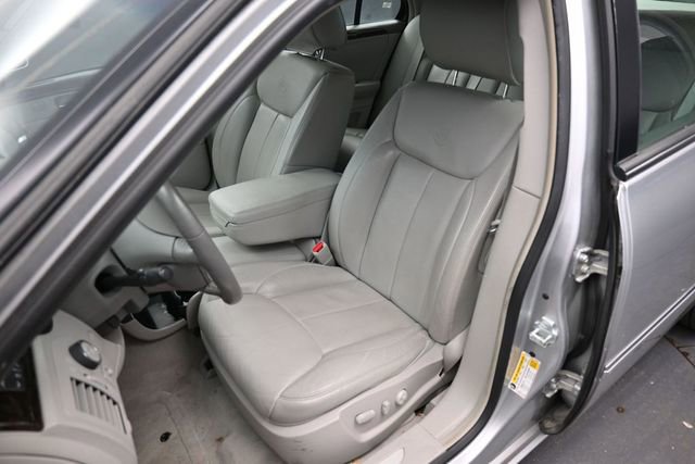 Used 2010 Cadillac DTS Luxury FWD image 18