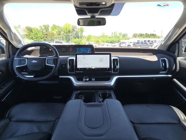 Used 2025 Ford Expedition Max Platinum AWD/4WD image 40