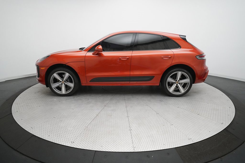 Used 2023 Porsche Macan image 2