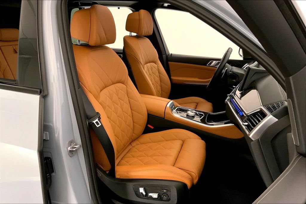 Certified 2024 BMW X5 xDrive50e AWD/4WD image 6