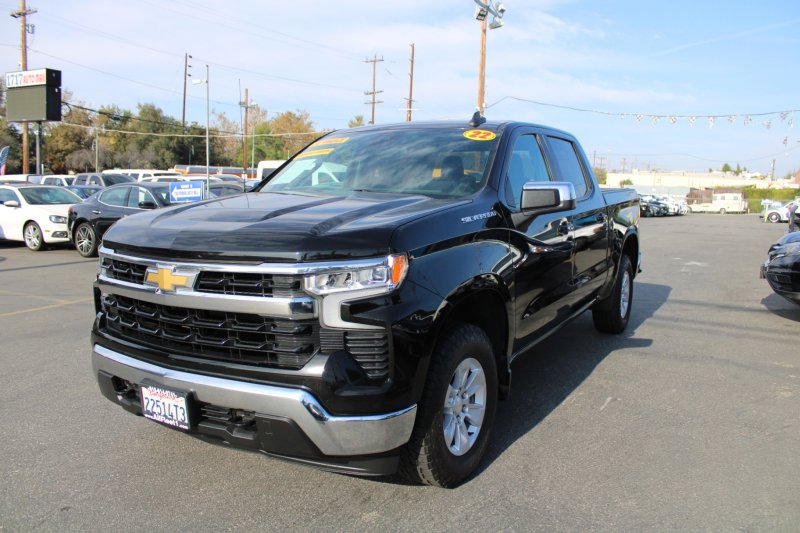 Used 2022 Chevrolet Silverado 1500 LT image 3
