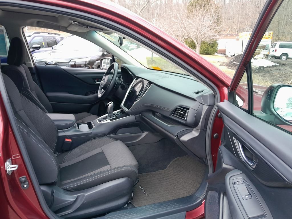 Used 2022 Subaru Outback Premium image 38