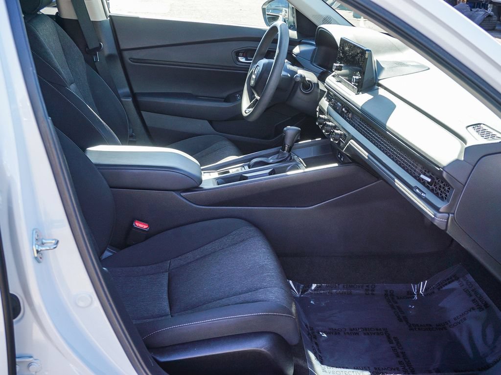Used 2025 Honda Accord SE image 12