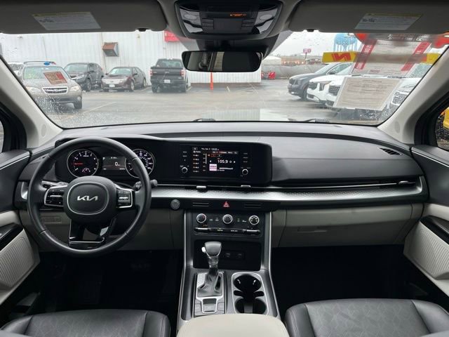 Used 2024 Kia Carnival LX image 37
