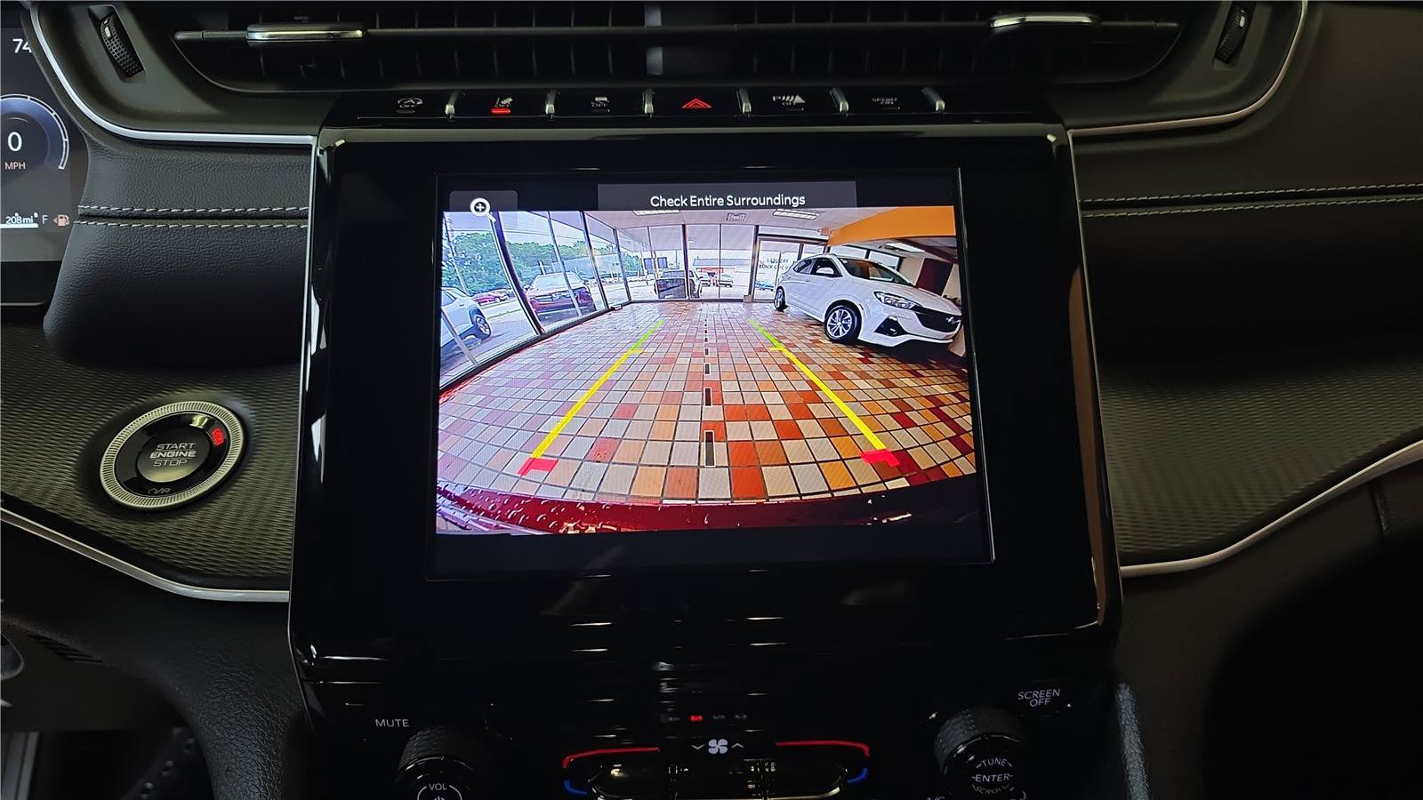 Used 2025 Jeep Grand Cherokee Laredo w/ Trailer Tow Package AWD/4WD image 22