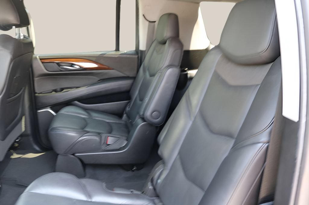 Used 2020 Cadillac Escalade ESV Luxury RWD image 17