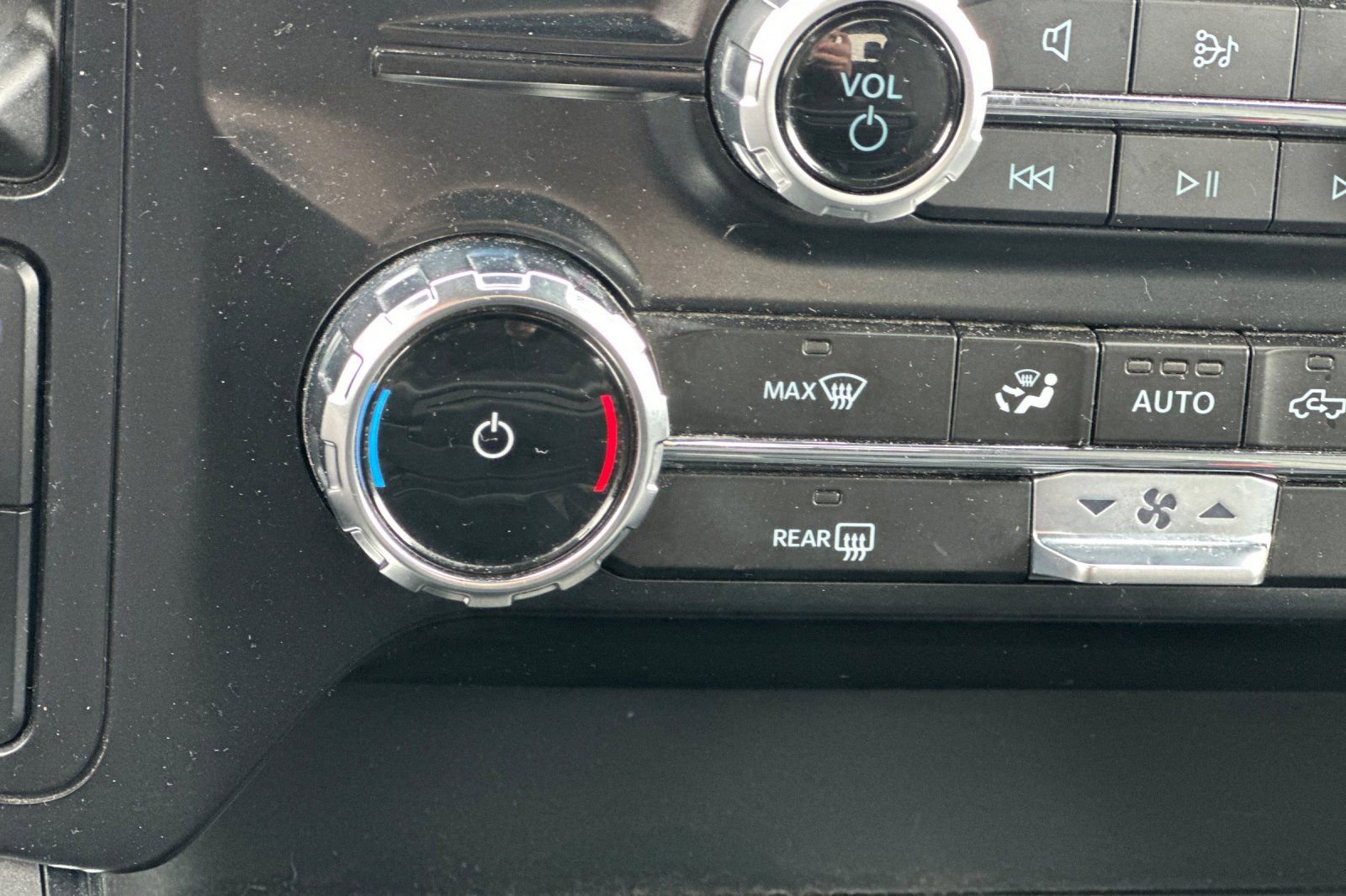 Used 2024 Ford F150 XLT w/ Mobile Office Package image 28