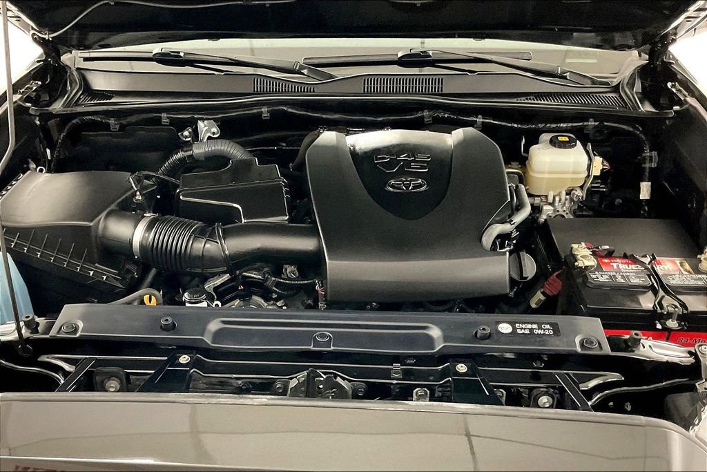 Used 2017 Toyota Tacoma TRD Off-Road w/ Premium & Technology Package image 25