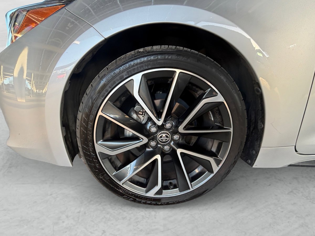 Used 2021 Toyota Corolla XSE image 28
