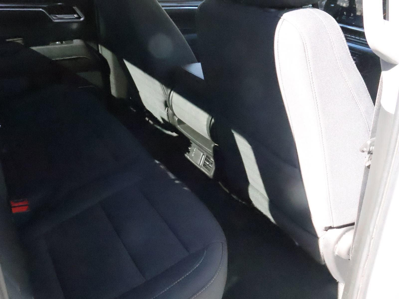 Used 2023 Chevrolet Silverado 1500 LT image 48