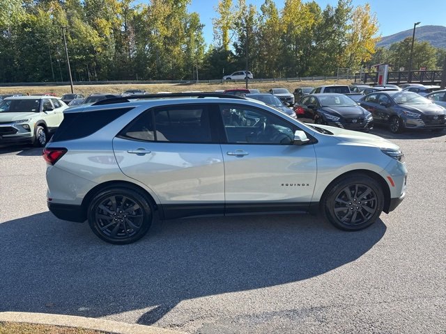 Used 2022 Chevrolet Equinox RS w/ RS Leather Package image 21