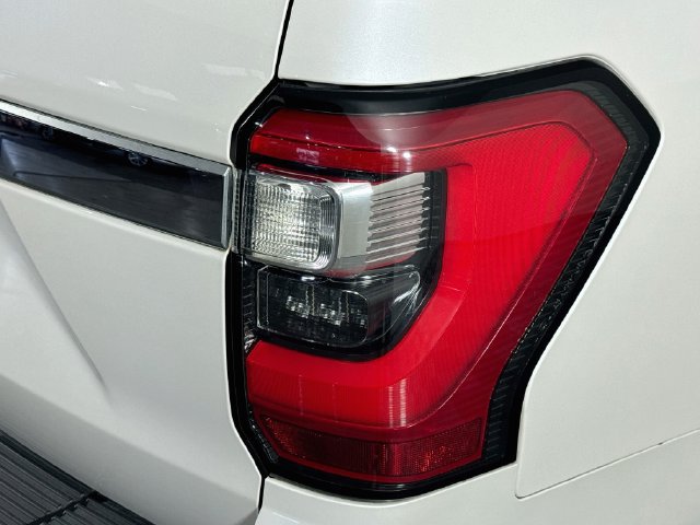 Used 2019 Ford Expedition Limited w/ Equipment Group 301A AWD/4WD image 31