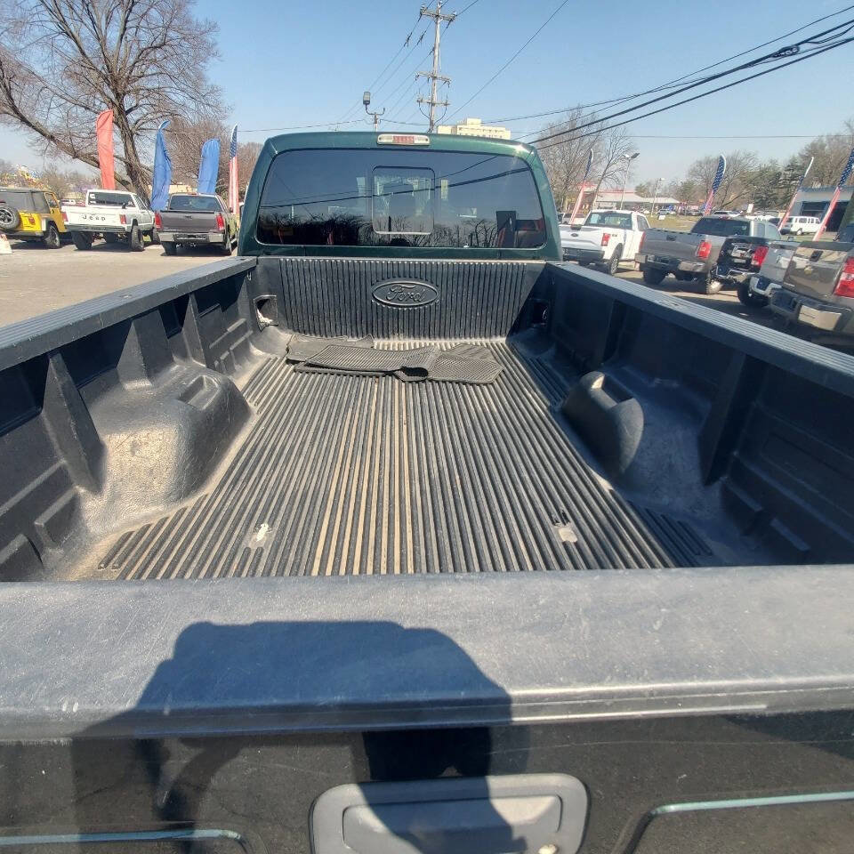 Used 2016 Ford F250 Lariat w/ Chrome Package image 4