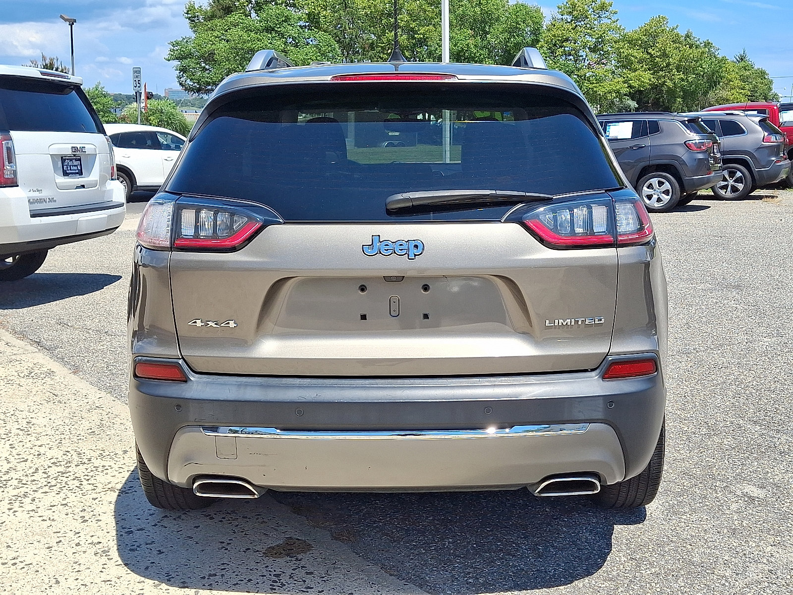 Used 2019 Jeep Cherokee Limited image 5