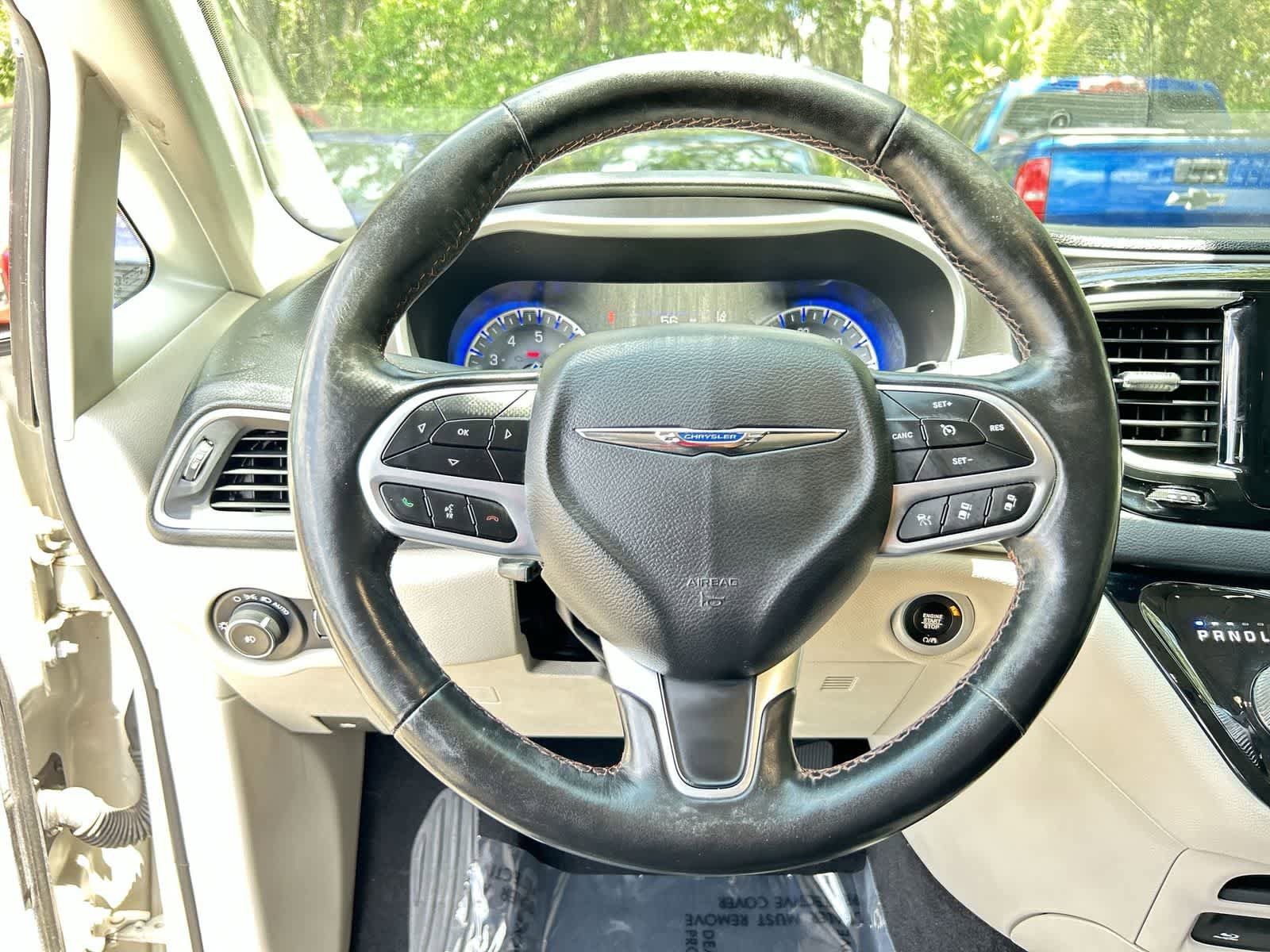 Used 2020 Chrysler Pacifica Touring-L Plus FWD image 16