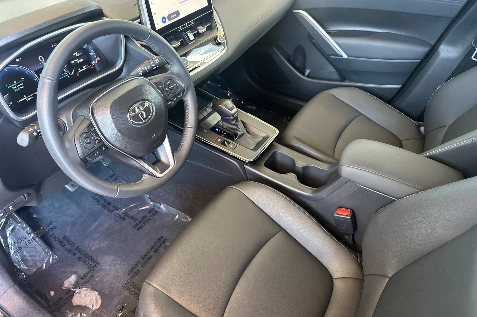 Used 2026 Toyota Corolla Cross XLE w/ Convenience Package FWD image 11