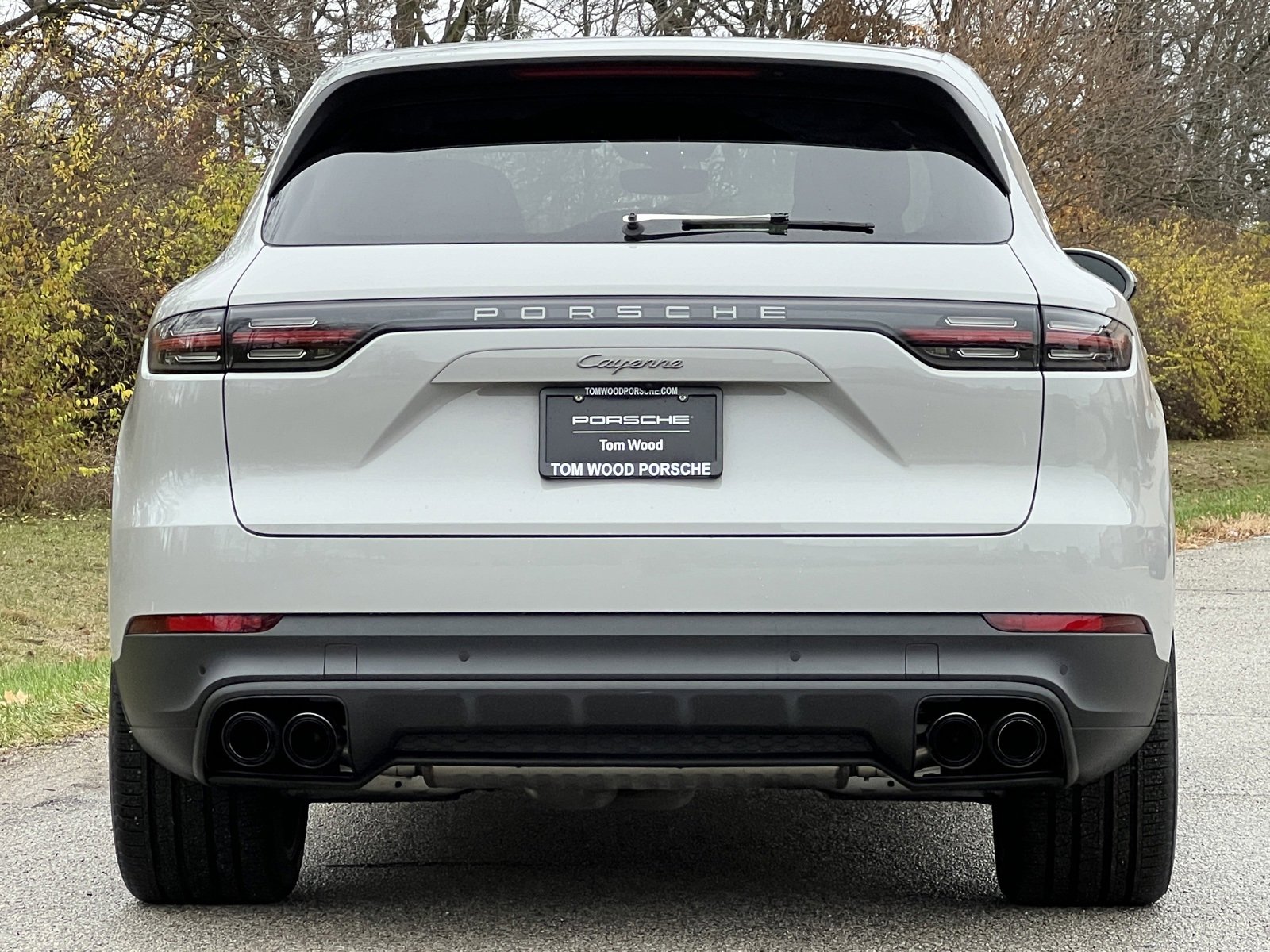 Certified 2022 Porsche Cayenne Platinum Edition image 8