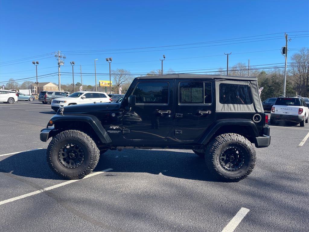 Used 2016 Jeep Wrangler Unlimited Sahara image 13
