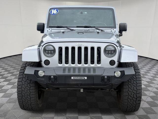 Used 2016 Jeep Wrangler Unlimited Sahara w/ Connectivity Group AWD/4WD image 6
