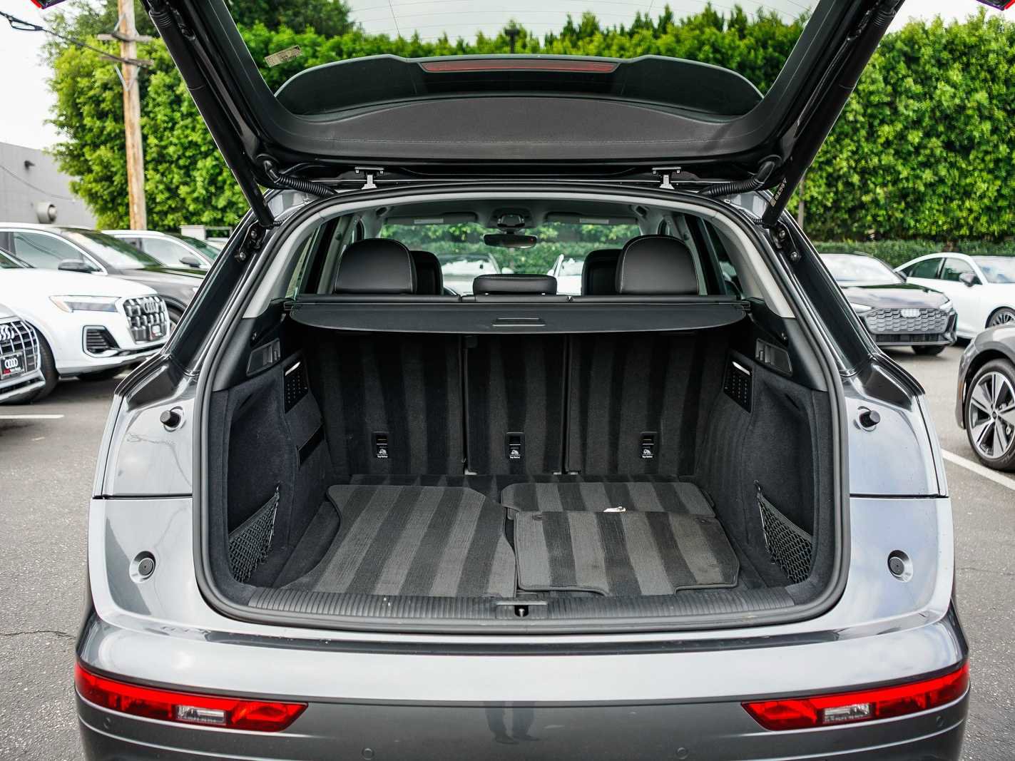 Used 2023 Audi Q5 2.0T Premium w/ Convenience Package image 25