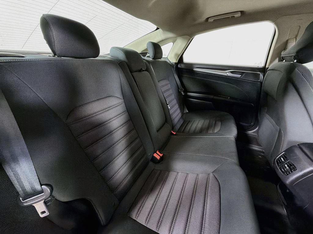 Used 2019 Ford Fusion SE AWD/4WD image 24
