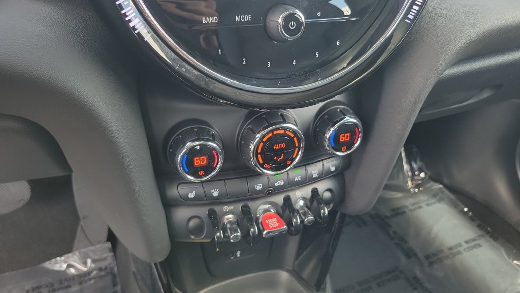 Used 2024 MINI Cooper 4-Door Hardtop FWD image 15