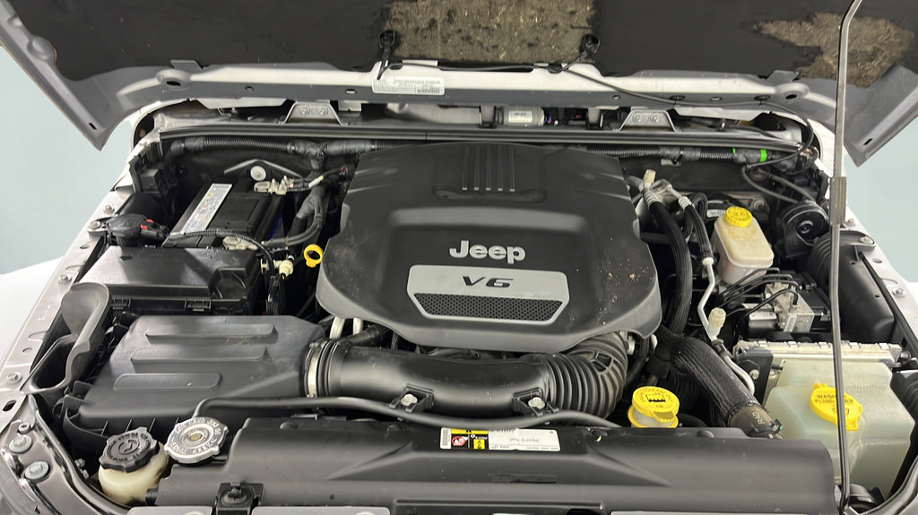 Used 2016 Jeep Wrangler Unlimited Rubicon AWD/4WD image 19