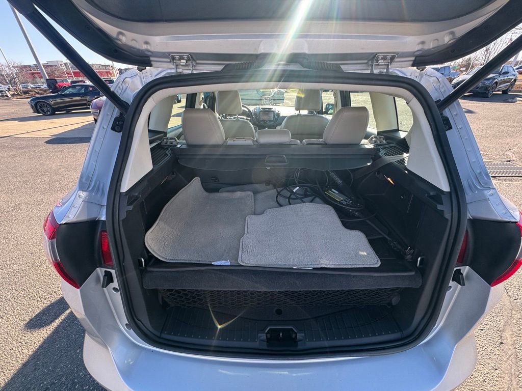 Used 2015 Ford C-MAX Energi SEL w/ Equipment Group 302A image 16